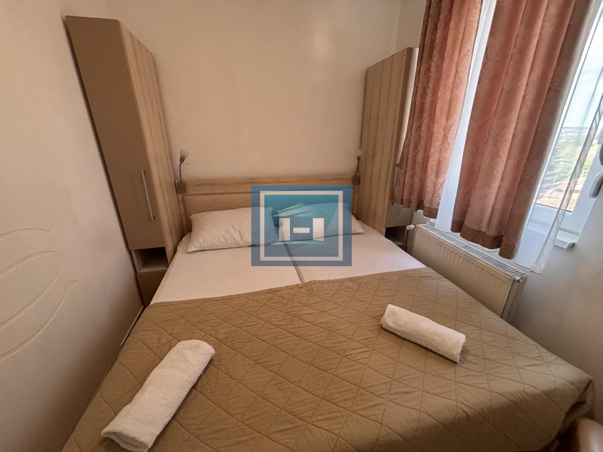 Izdajemo kompletno namešten  dvosoban stan u Wingu