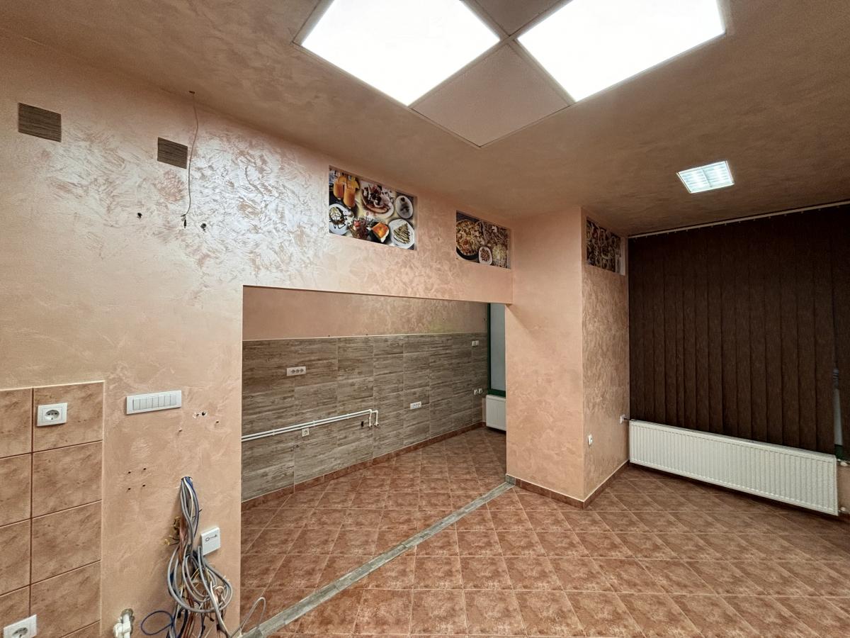 Izdaju se dva lokala spojena u jednom u centru Jagodine