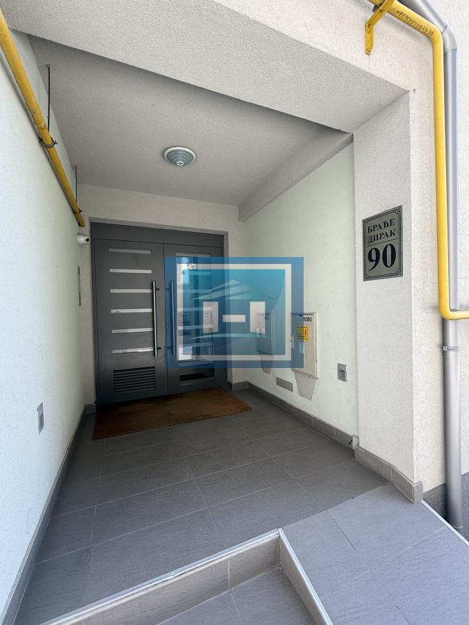 Veći luksuzan, namešten stan u Wing kompleksu