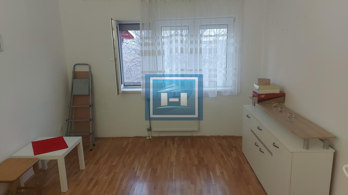 Karaburma Husinskih rudara 2.5 61m2 lođa