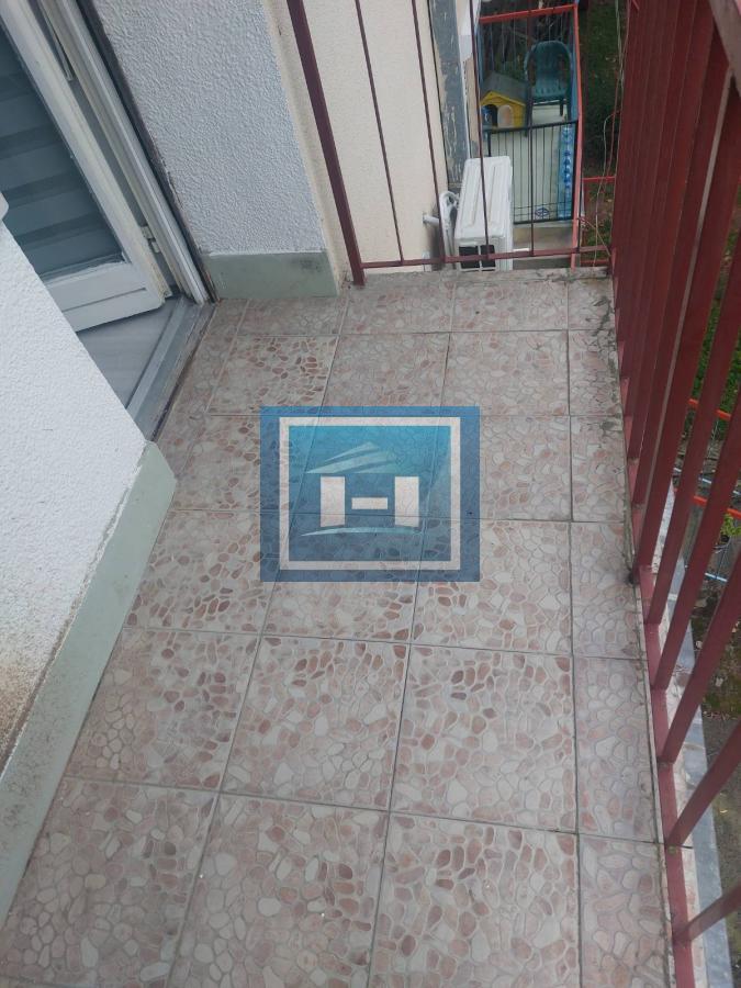 DVE SPAVAĆE SOBE NA 46 m² + GARSONJERA — STRELIŠTE, JAGODINA!