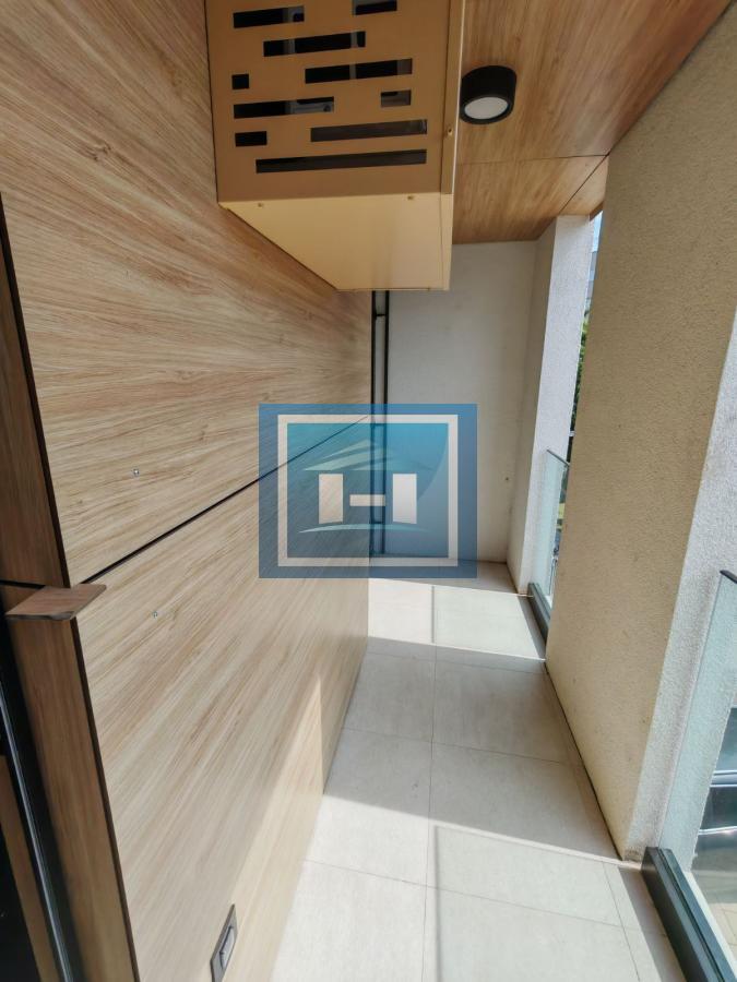 Odmah useljiv trosoban stan u novogradnji