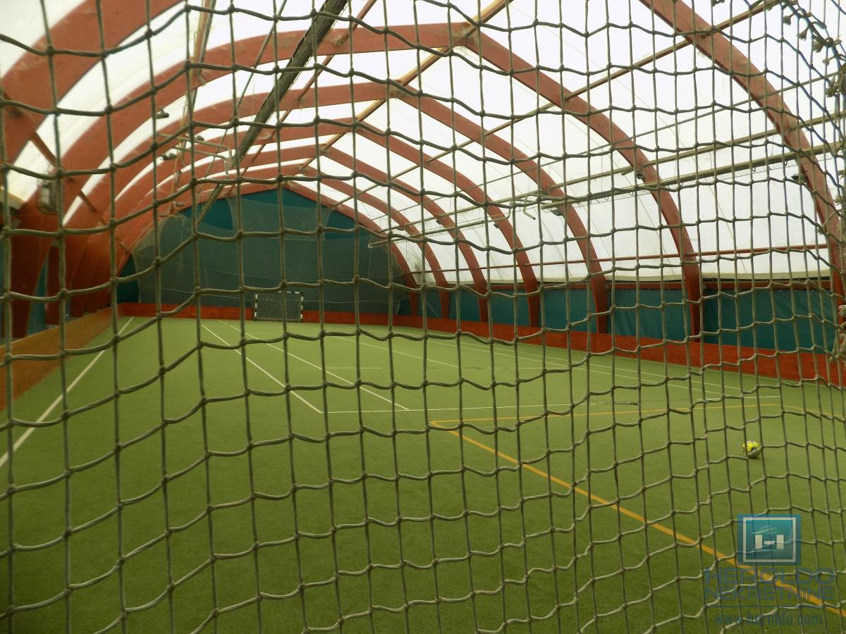 NA PRODAJU – BALON ZA FUDBAL SA KOMPLETNIM INVENTAROM