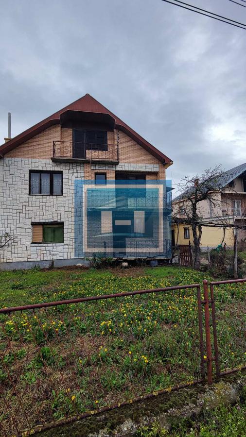 Kuća u centralnom delu Batočine pogodna za višečlane porodice