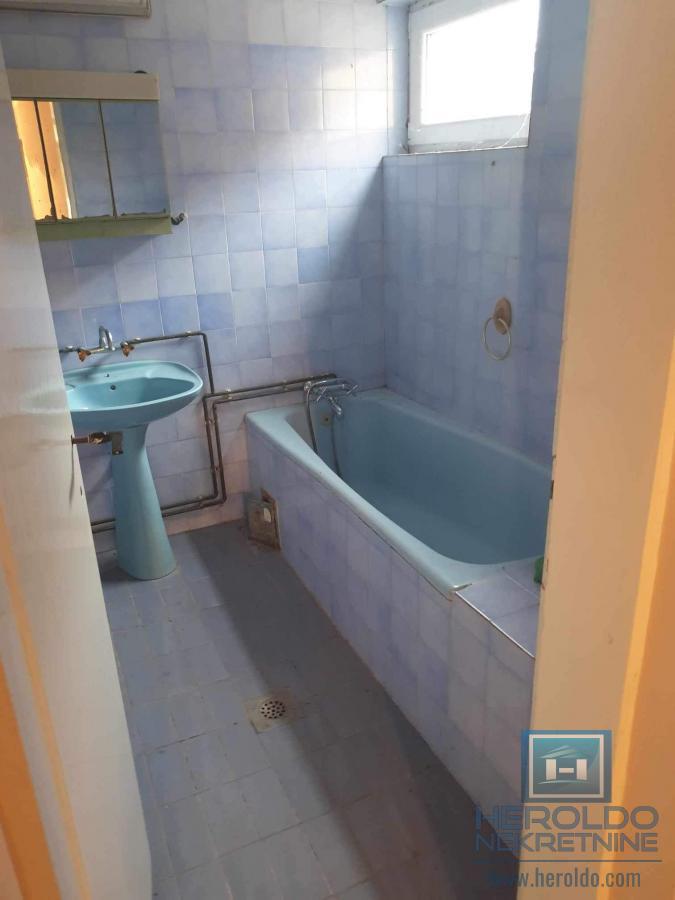 Kompletno seosko domaćinstvo u Sedlaru