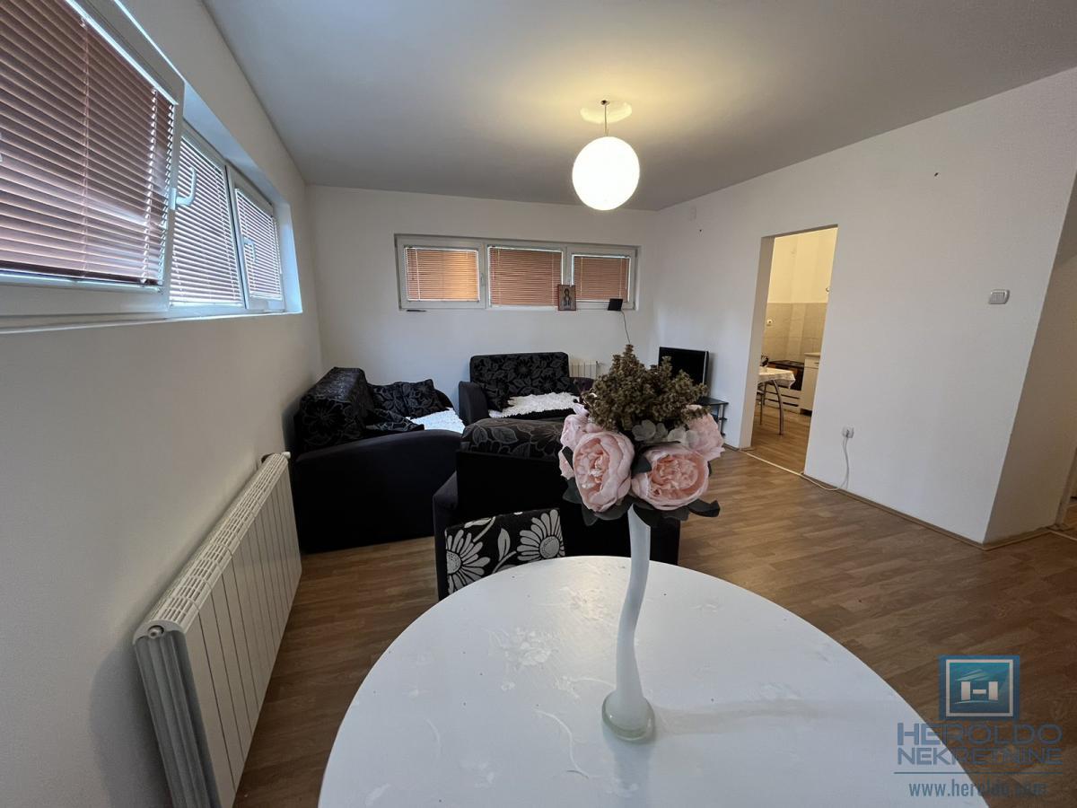 Dvosoban stan na super lokaciji