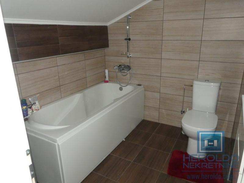 Lux stan sa galerijom, Akva park