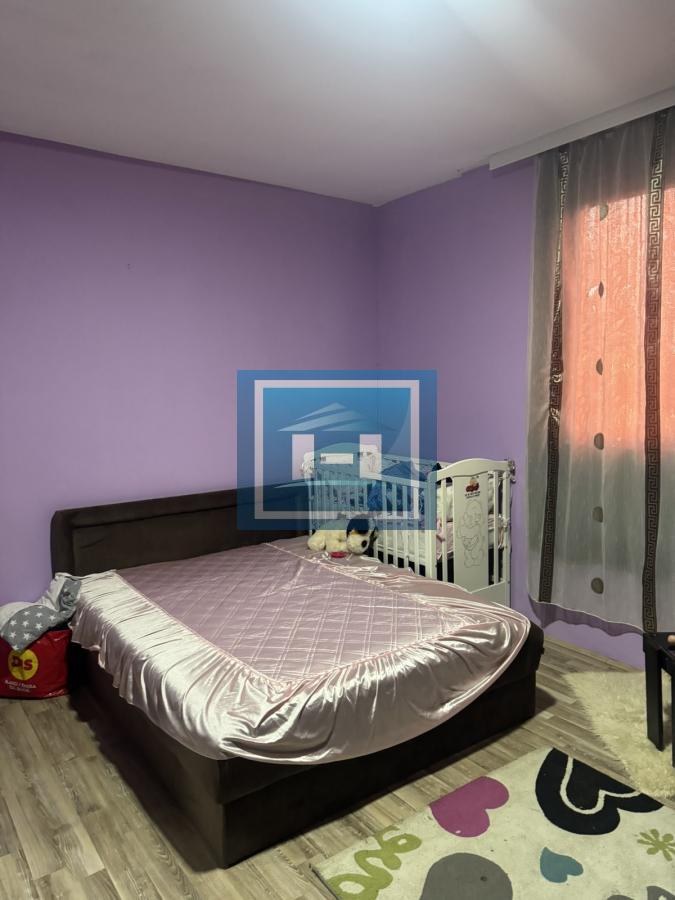 Kuća sa ogromnim placem i potencijalom – odlična lokacija!