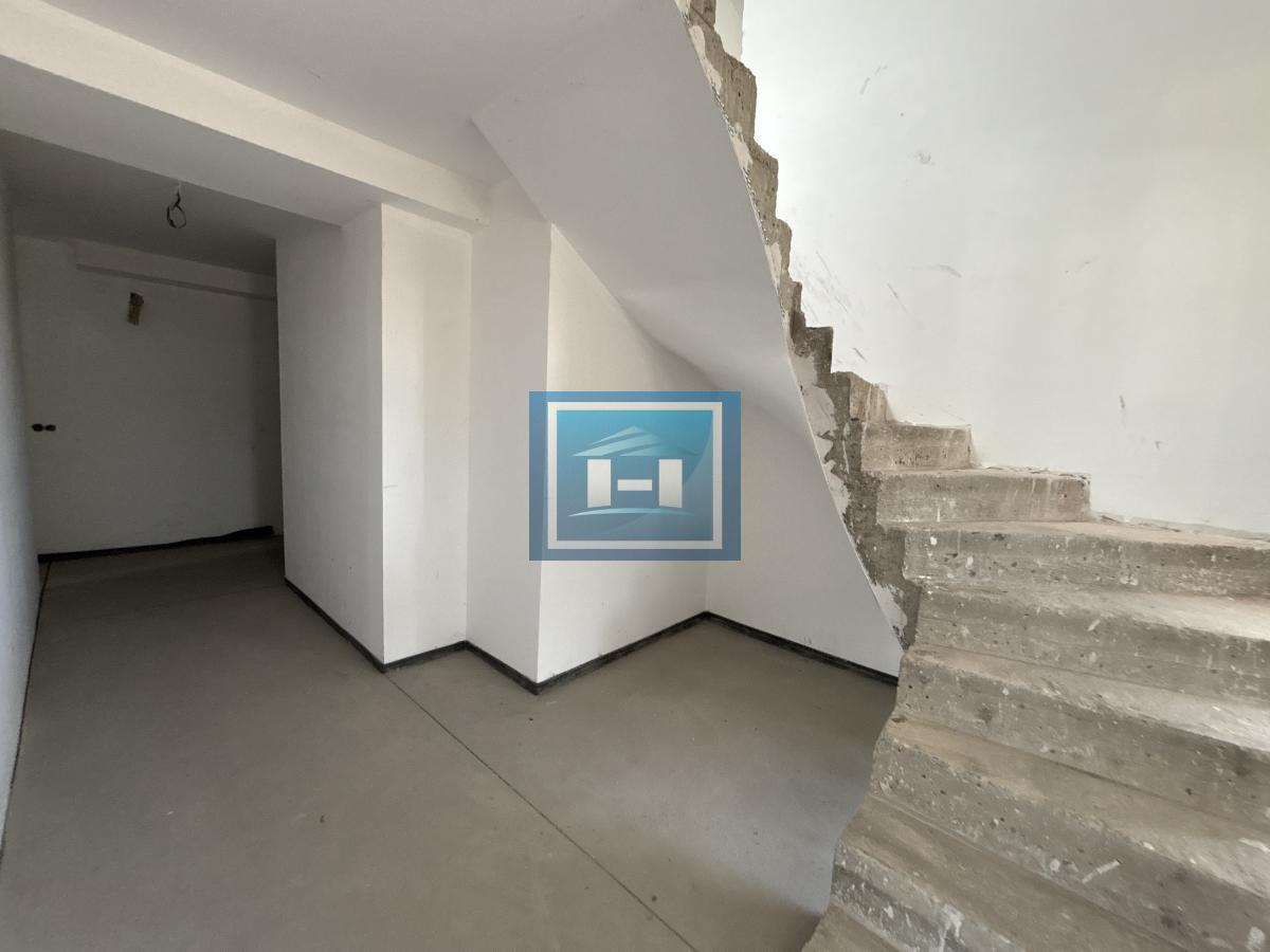 NA PRODAJU – PENTHOUSE U STROGOM CENTRU GRADA | 222 m² NA VRHU ZGRADE