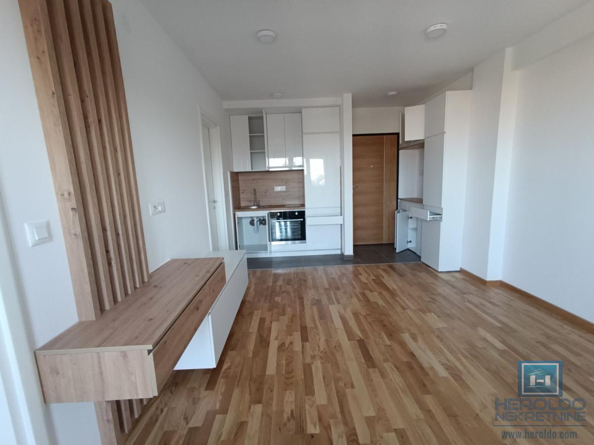 Jednosoban stan od 39m2 u Crnjanskom za izdavanje