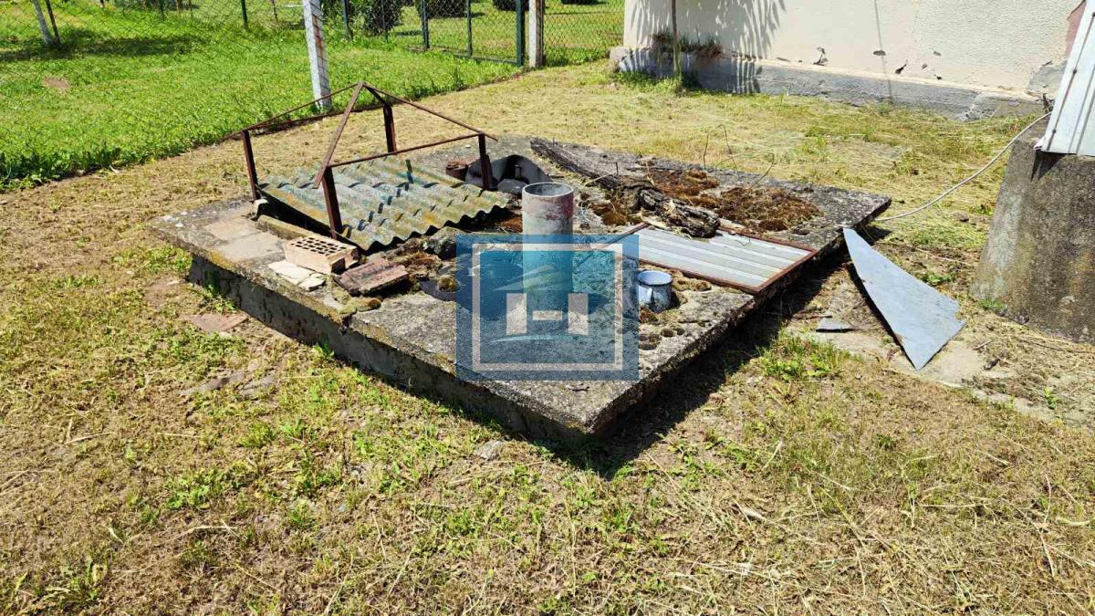 Domaćinstvo u okolini Jagodine sa 4 objekta na prostarom placu od 47 ari