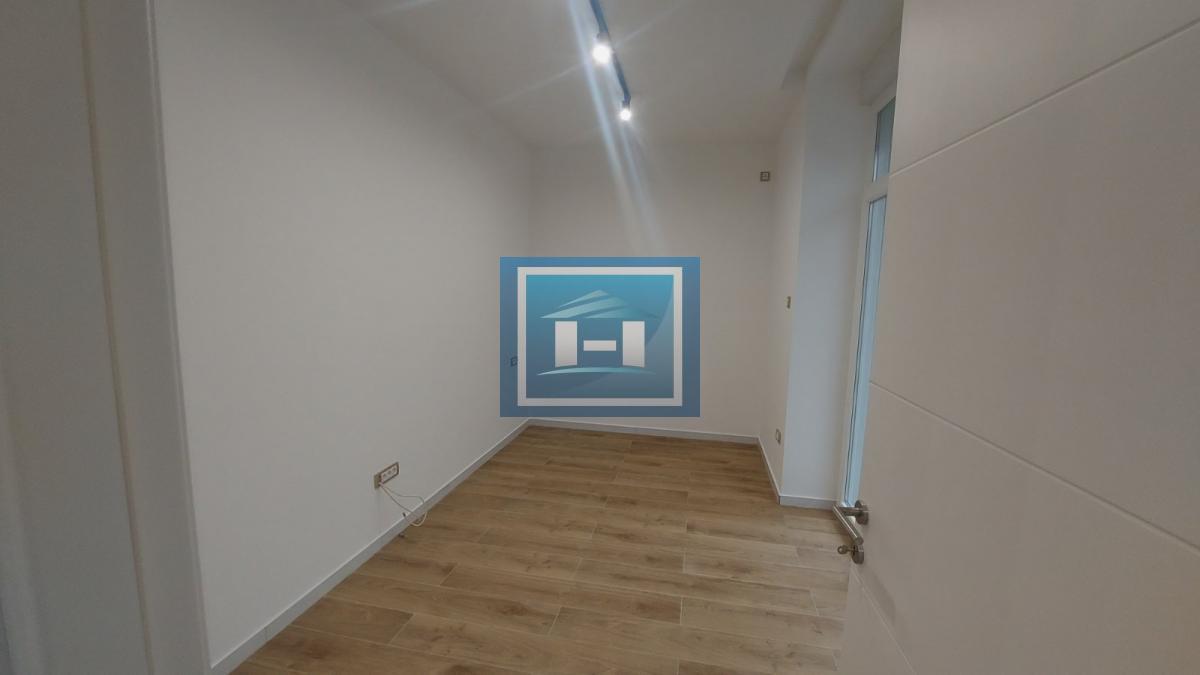 Nenamesten stan, 2 spavaće, centar grada