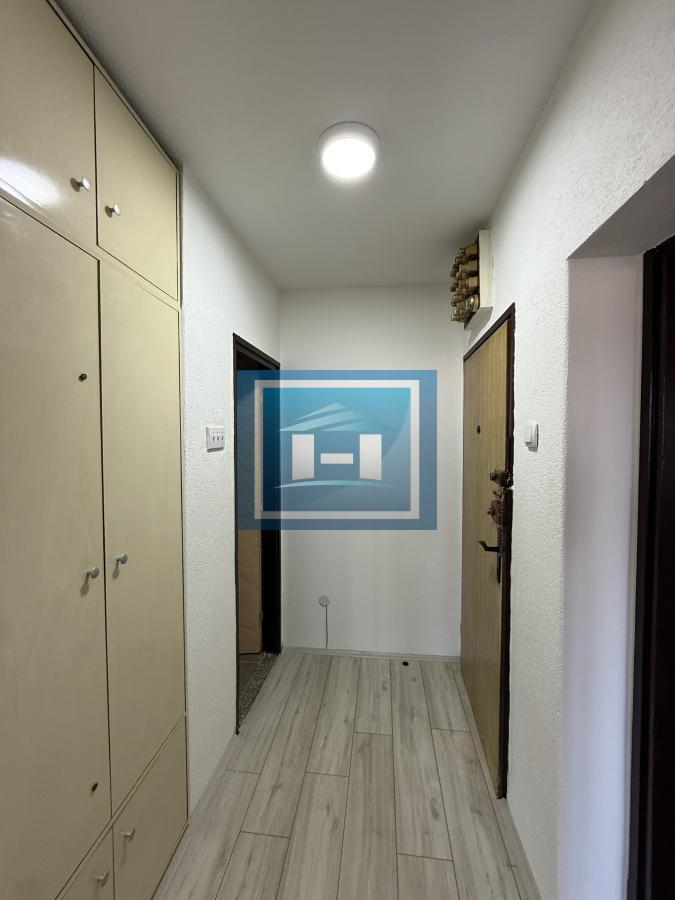 Renoviran stan na mirnoj lokaciji – spreman za useljenje