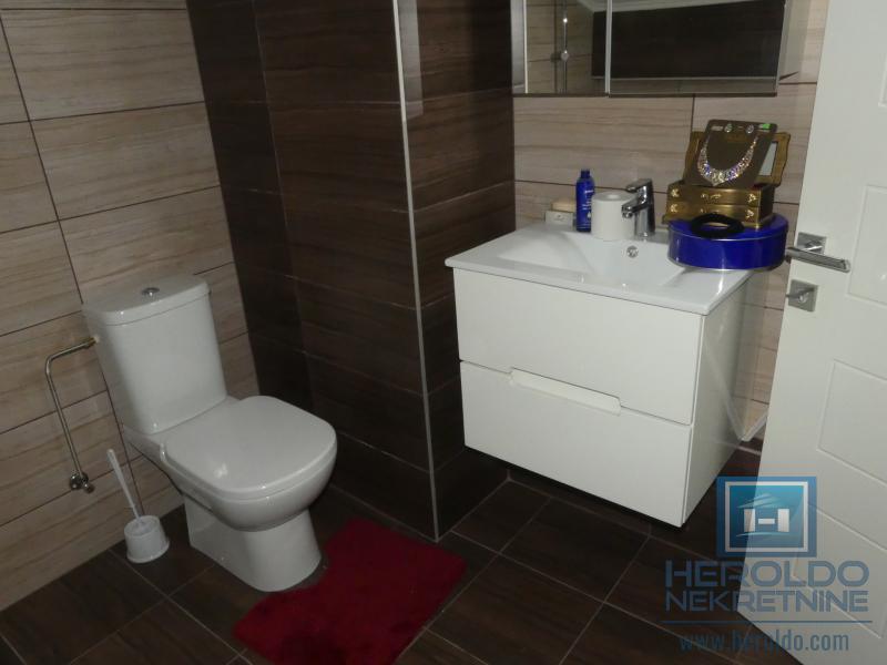 Lux stan sa galerijom, Akva park