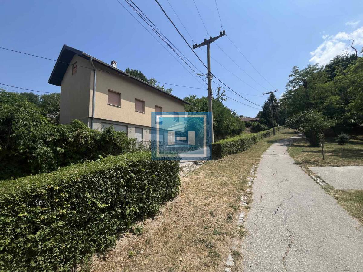 Kuća na 20a placa  odmah pored izletišta Potok