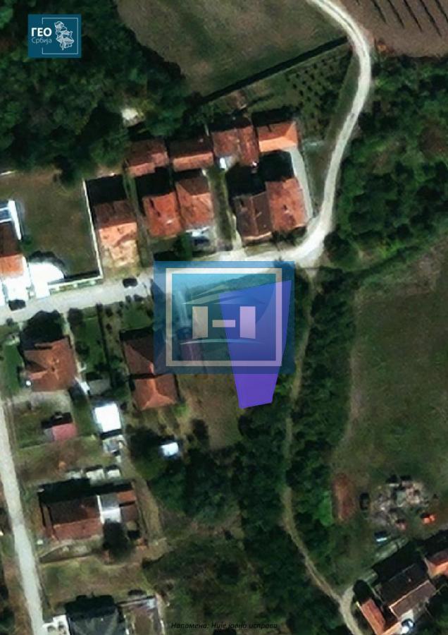 Na  prodaju plac pravilnog oblika na odličnoj lokaciji u Ćupriji