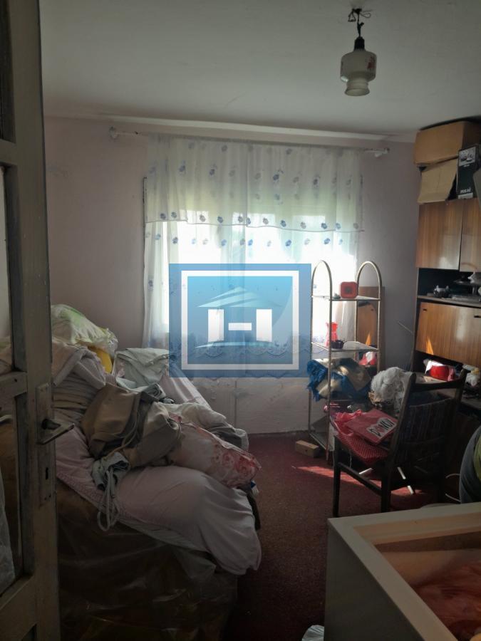 Na prodaju plac od 33 ara sa započetom kućom u Batočini!