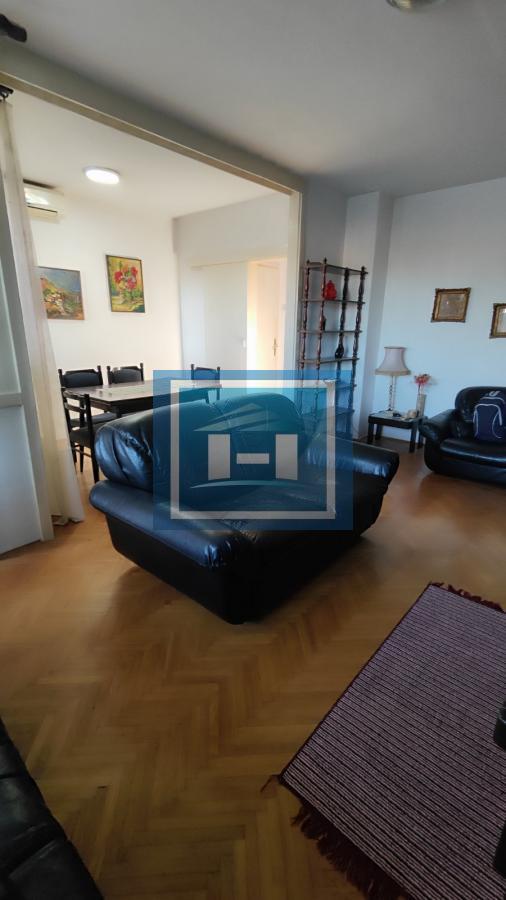 Veći porodični stan koji nudi maksimalni porodični komfor