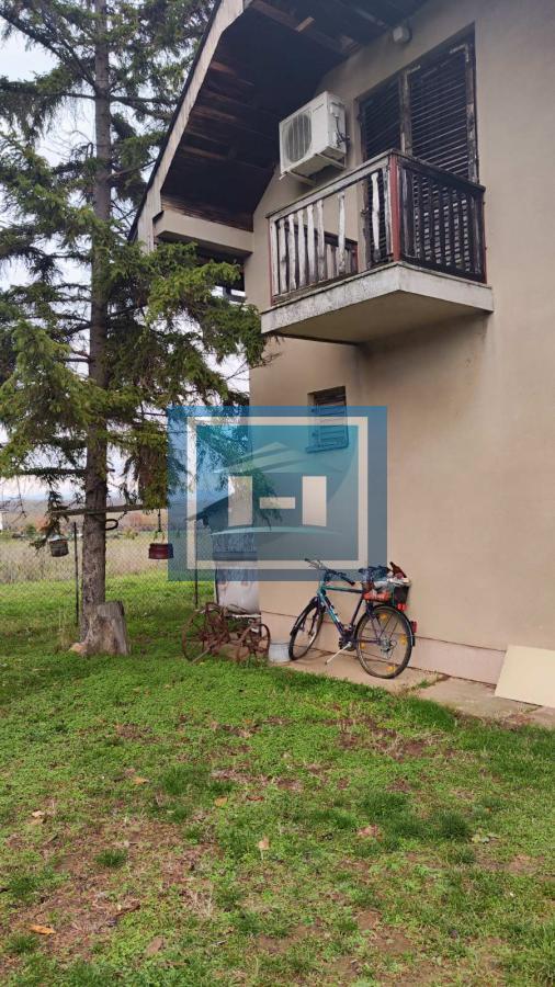 Kuća u okolini Jagodine na dva nivoa odmah useljiva sa svim priključcima