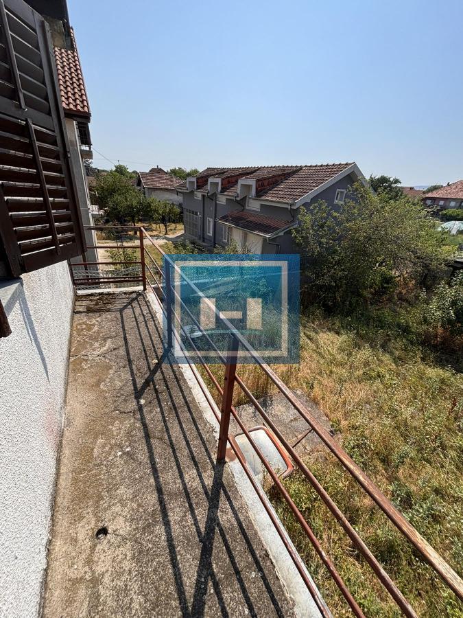 Na prodaju – Vrhunska višespratna kuća sa lokalom i velikim placem!