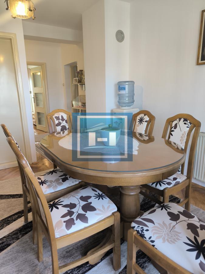 Na prodaju trosoban stan u Ćupriji