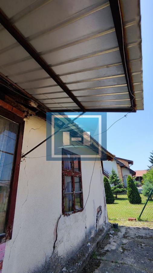 Domaćinstvo u okolini Jagodine sa 4 objekta na prostarom placu od 47 ari