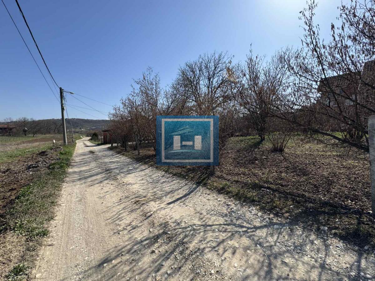 Plac na super lokaciji za 25000 evra