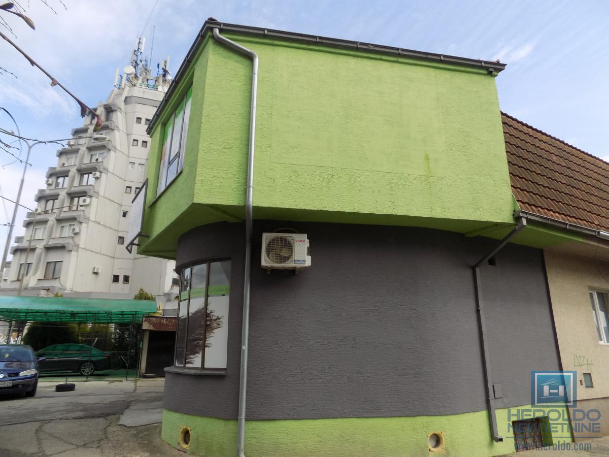 Na prodaju lokal pored hotela Petrus