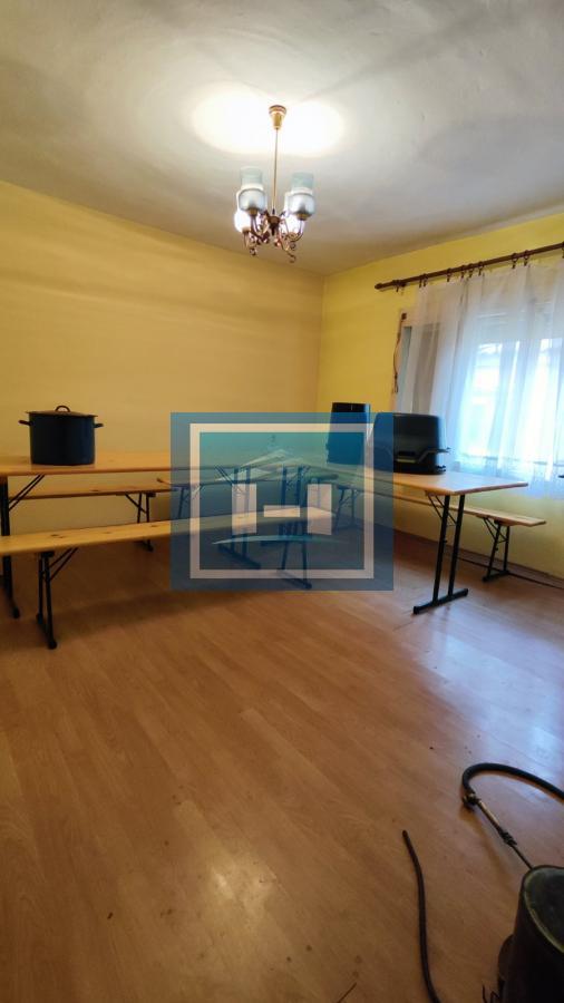 Kuća u centralnom delu Batočine pogodna za višečlane porodice