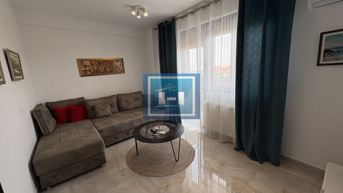 IZDAJE SE LUKSUZAN STAN U KOMPLEKSU CRNJANSKI – 45m²