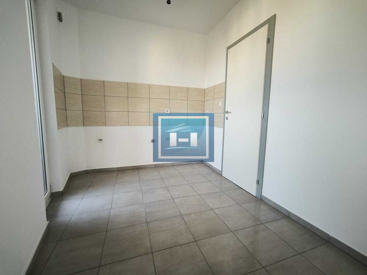 Na prodaju stan u novogradnji - Ćuprija