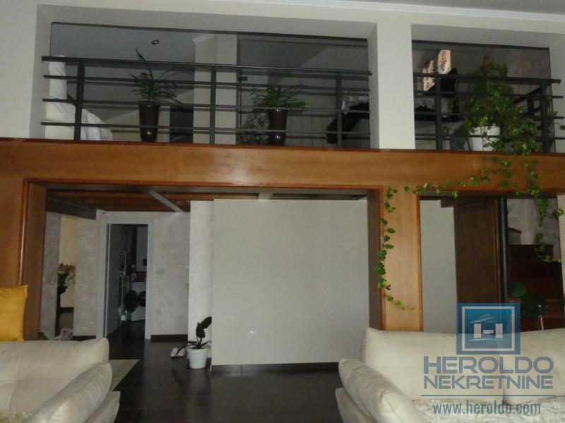 Lux stan sa galerijom, Akva park