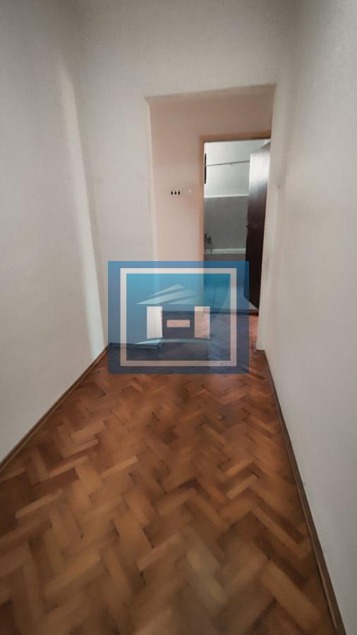 Kompletno namešten stan u užem centru grada