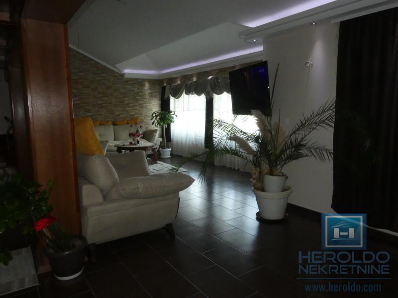 Lux stan sa galerijom, Akva park