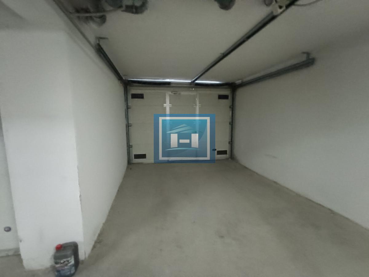 Prelep četverosoban stan kod Akva parka