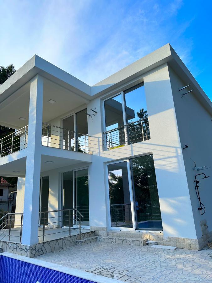 Gallery image 1