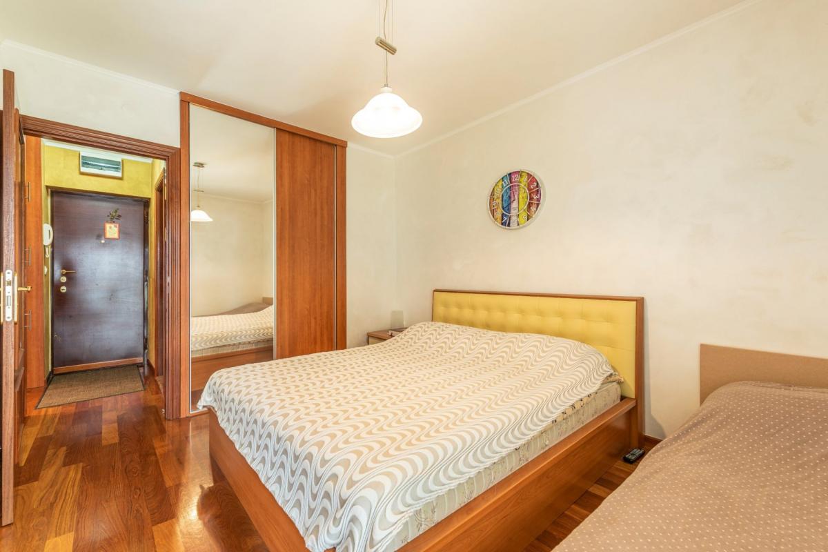 Gallery image 12