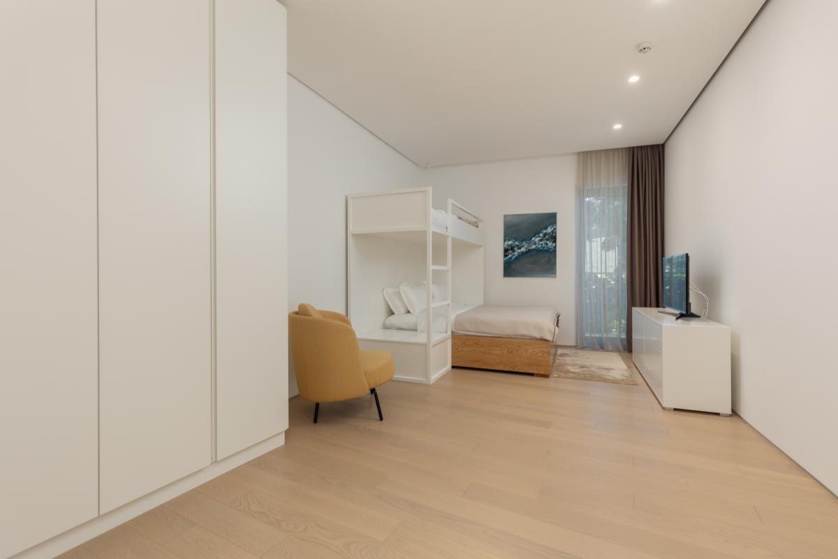 Gallery image 10