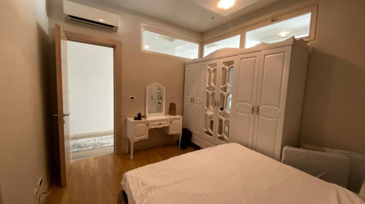 Gallery image 11