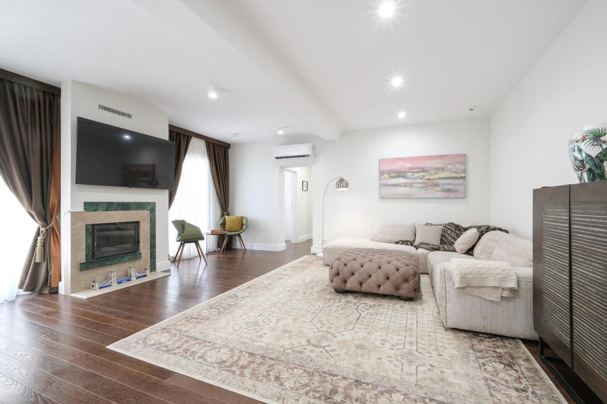 Gallery image 12