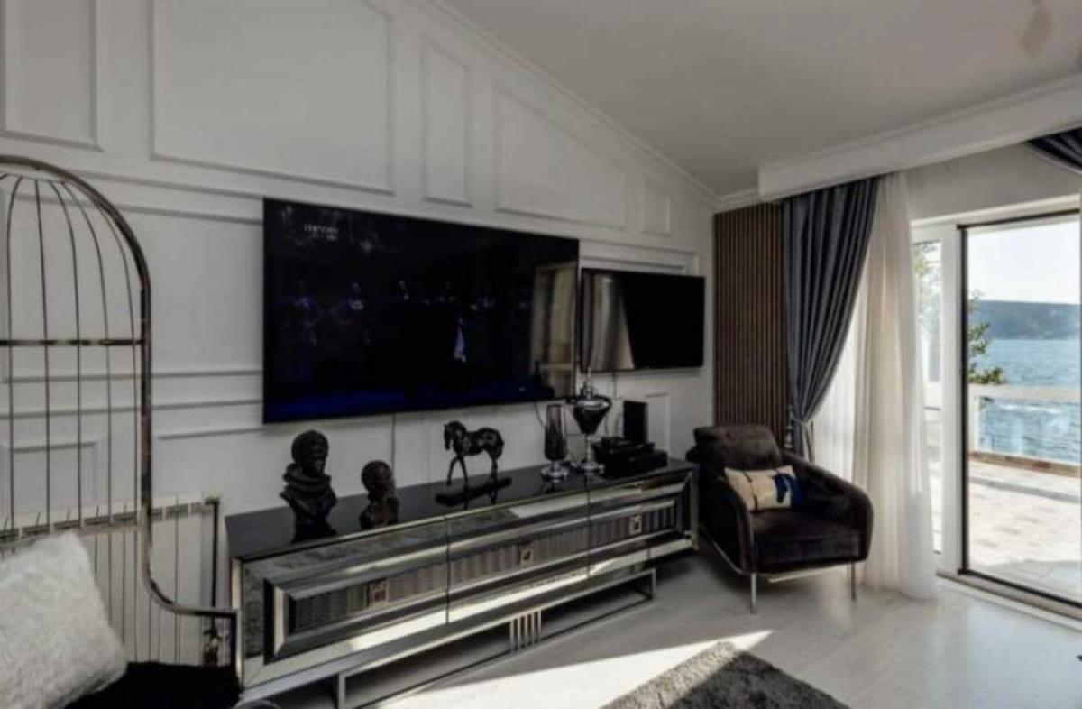 Gallery image 8