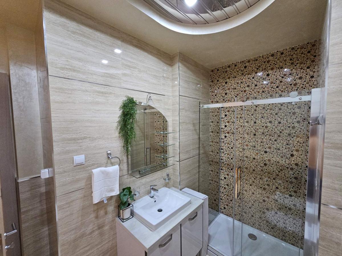 Gallery image 12