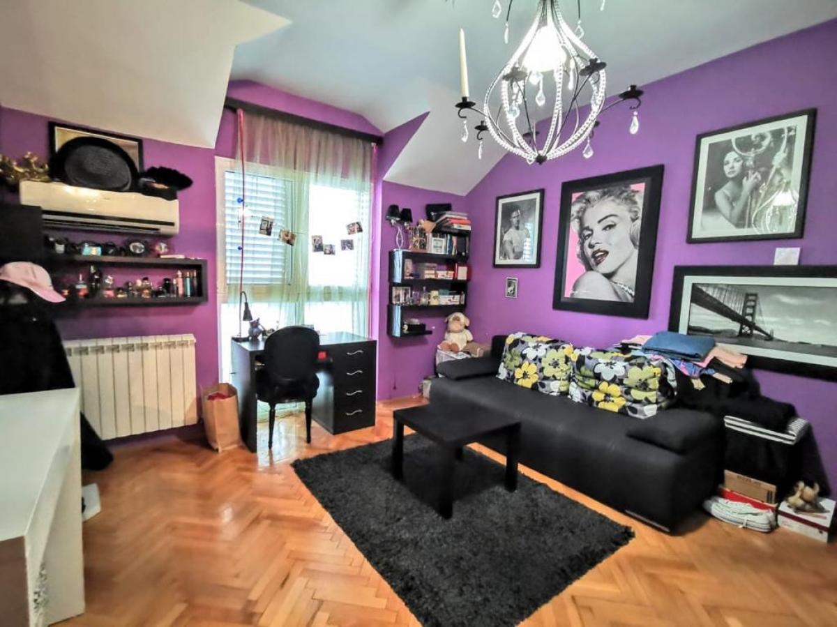 Gallery image 6