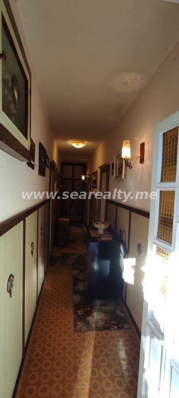Gallery image 38
