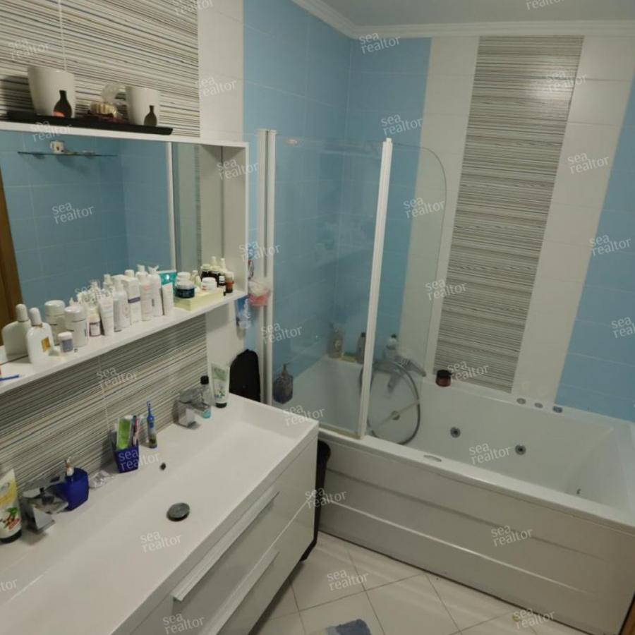 Gallery image 6