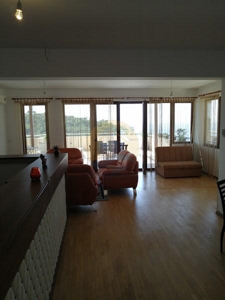 Gallery image 12