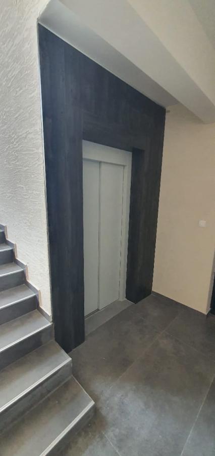 Gallery image 12