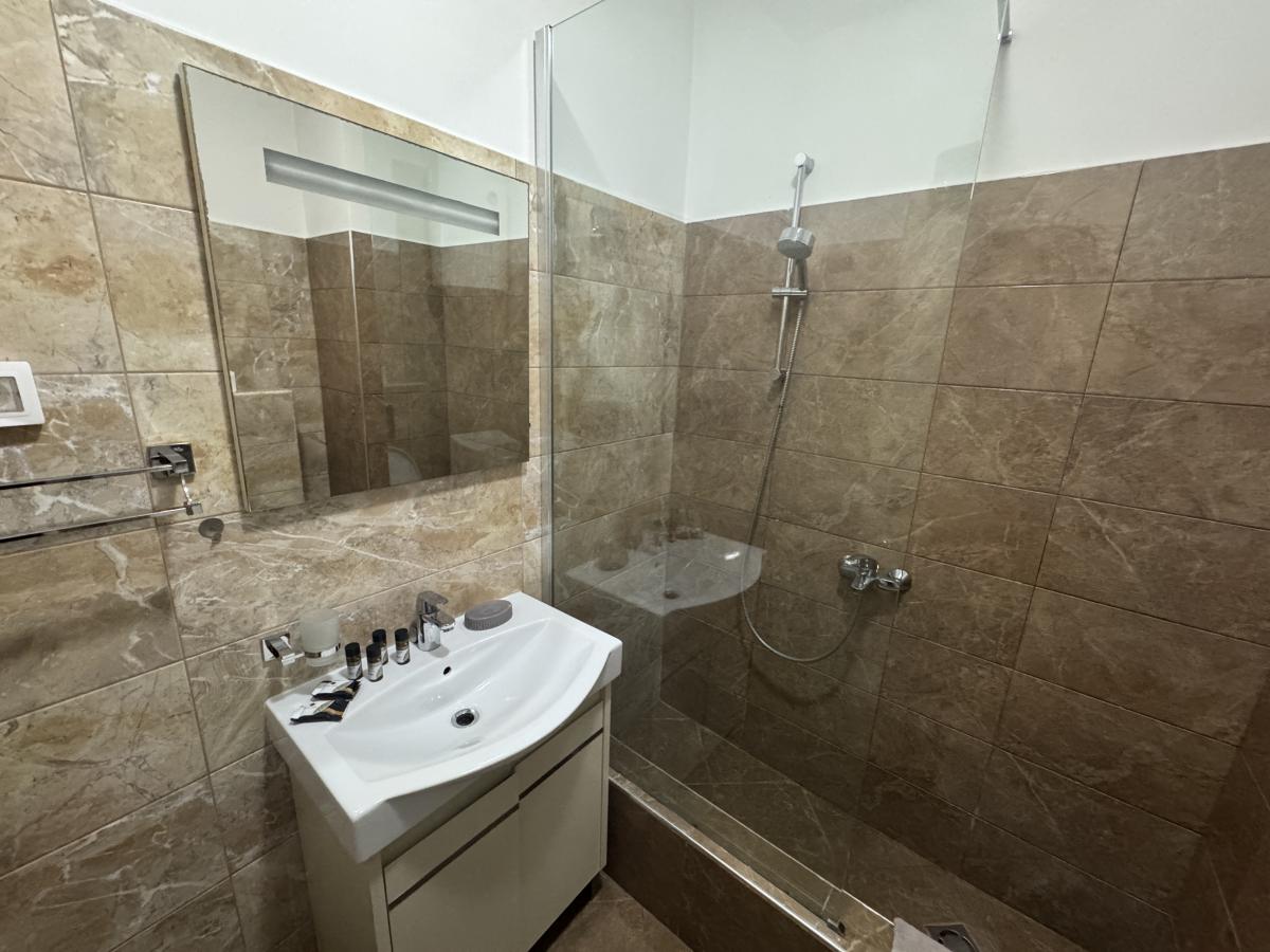 Gallery image 12