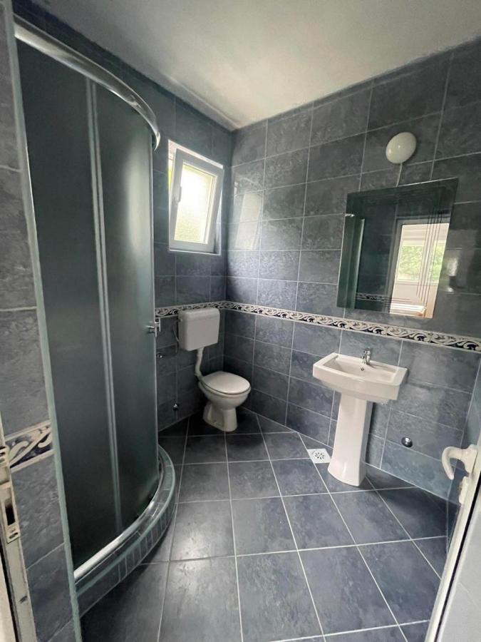 Gallery image 12