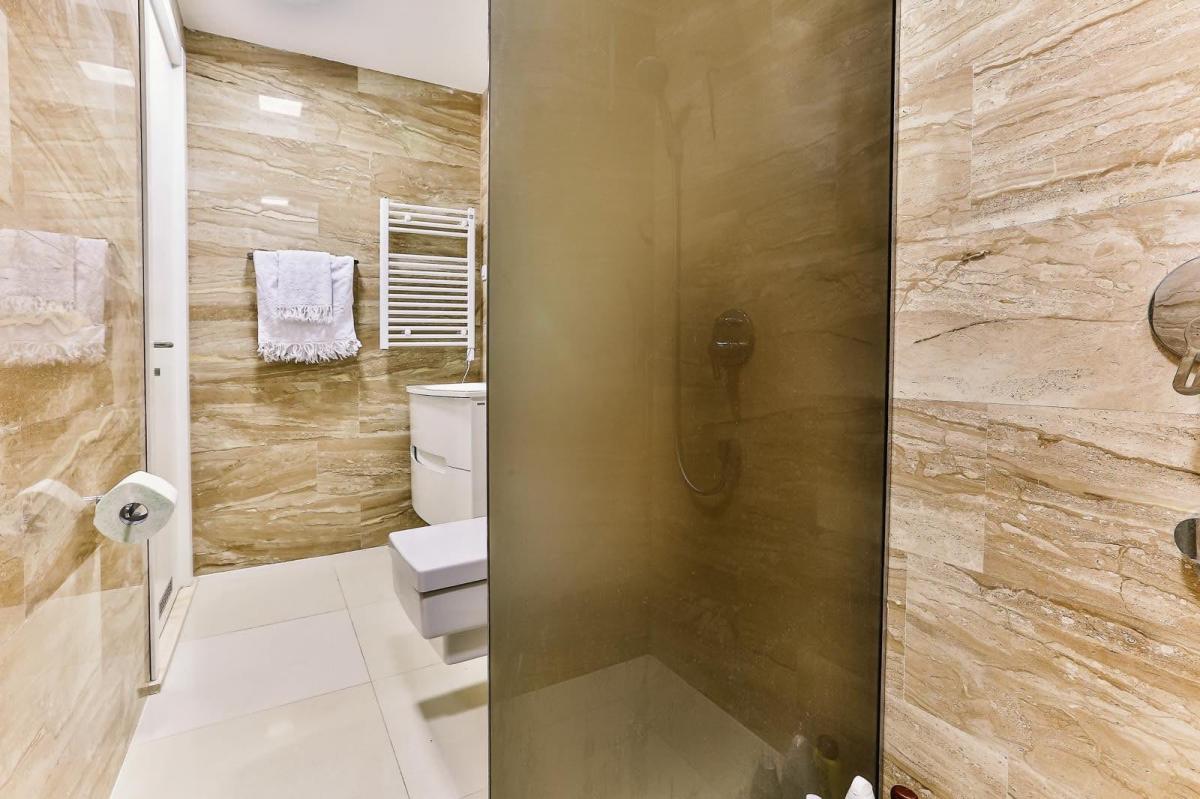 Gallery image 9